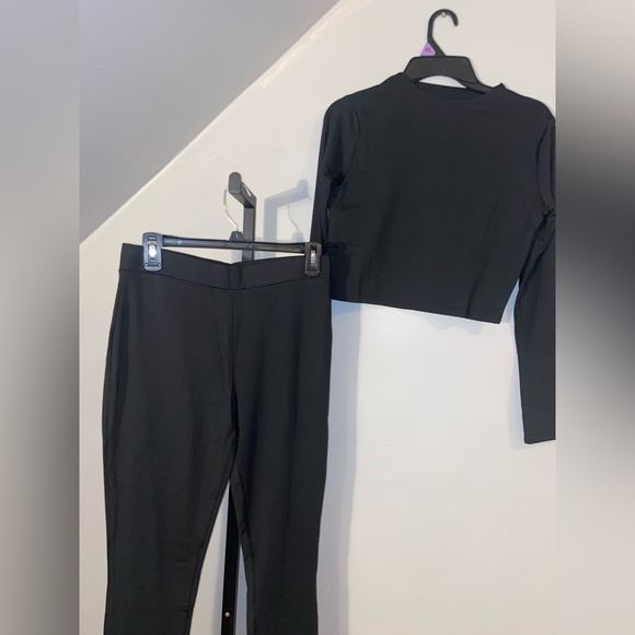 Women’s black Crop long sleeve 2 piece set - Picture 5 of 11